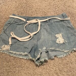 Aerie size M short